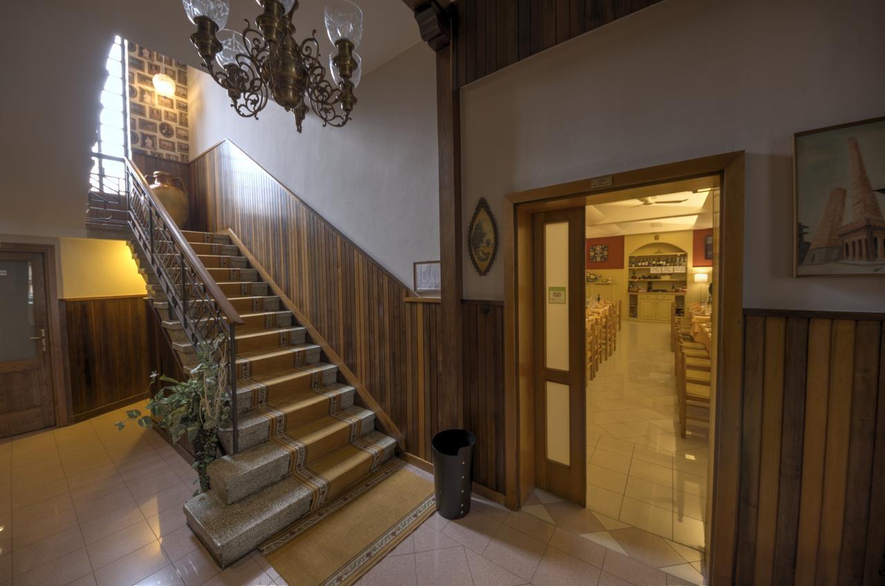 Hotel Ristorante Bologna Сан-П'єро-ін-Баньо Екстер'єр фото